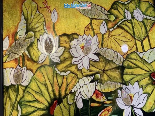 Tranh Sơn Mài Hoa Sen Dát Bạc Nền Vàng