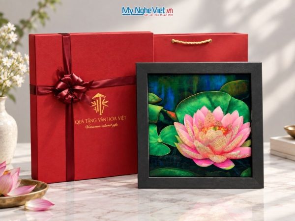 Tranh Sơn Mài Hoa Sen Hồng Cẩn Trứng