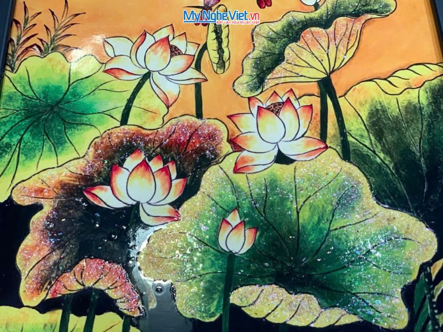 Tranh Sơn Mài Hoa Sen Vẽ Tay Nền Vàng