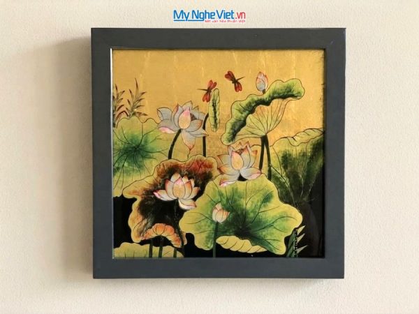 Tranh Sơn Mài Hoa Sen Dát Bạc Nền Vàng