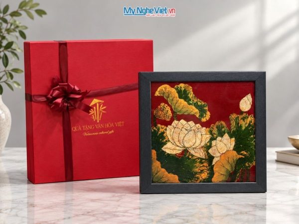 Tranh Sơn Mài Hoa Sen Vẽ Tay Nền Đỏ