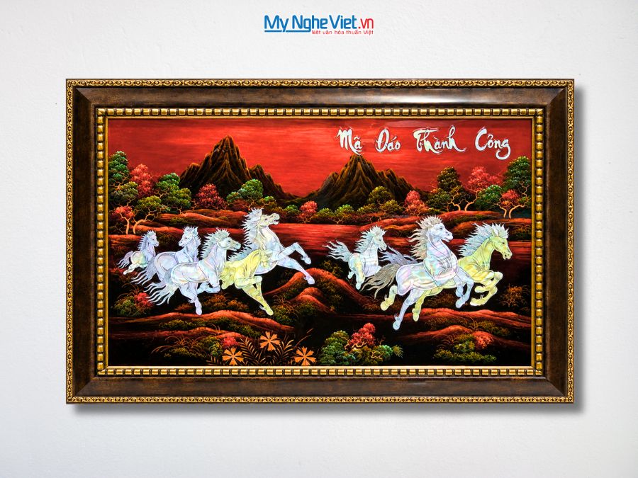 Tranh Sơn Mài Mã Đáo Thành Công Cẩn Ốc Nền Ấm